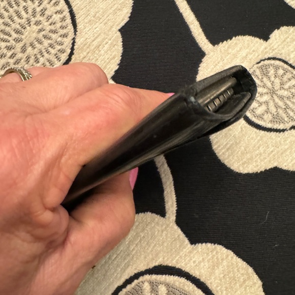 LV Epi Series 6 Key Holder - Picture 6 of 8